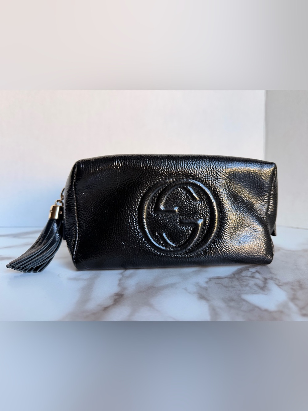 Authentic Gucci Soho leather handbag w/COA